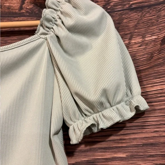 SHEIN Puff Sleeve Crop Top - Light Gray - Picture 5 of 12